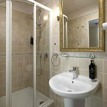 Royal By Wow Homes Hotel